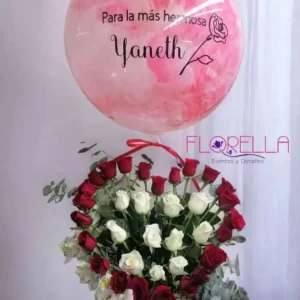 Corazón Bicolor de Rosas Elegantes