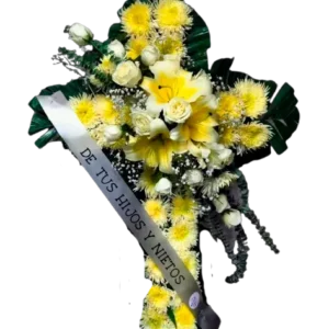 Cruz Fúnebre de Flores Blancas y Amarillas